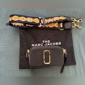 Marc Jacob snap shot Black and Cream Bag with Gold Hardware